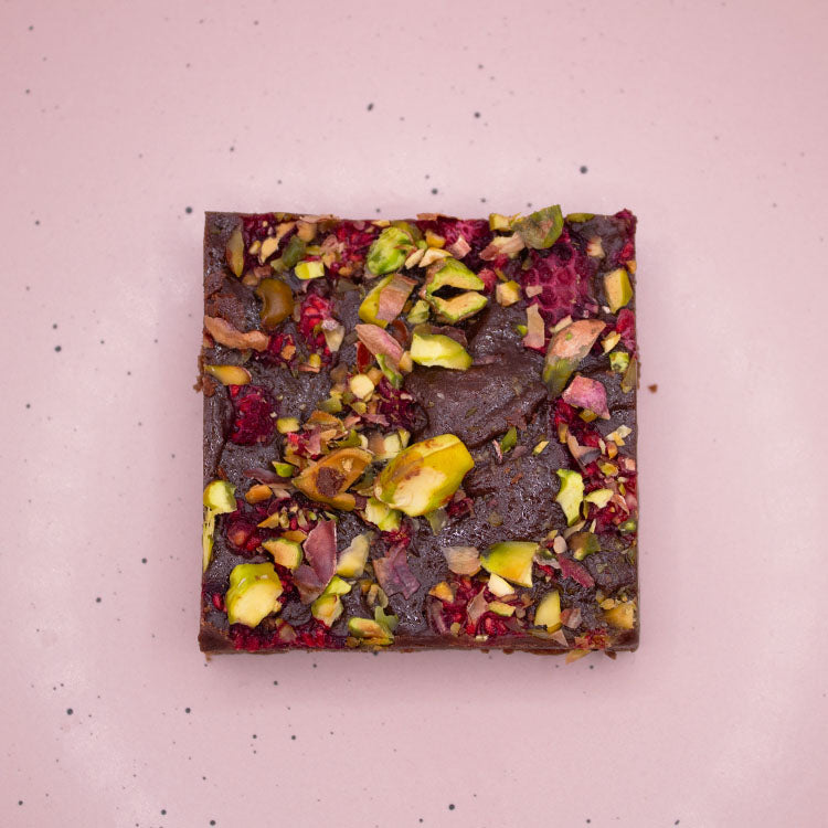 Brownie Entero de Frambuesa y Pistacho